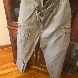 Men’s size 38/32 Ralph Lauren pants.